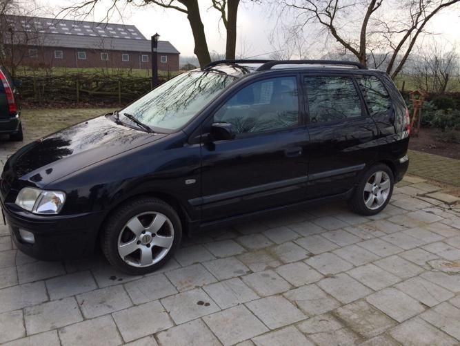 Mitsubishi Space-Star 1.6 family 2001 Zwart