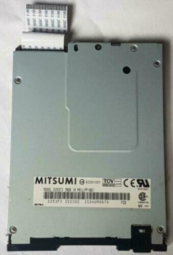 Mitsumi Diskettedrive D353F3 Slimline 1,44 MB zwarte bezel