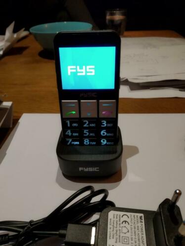 Mobiele ouderen telefoon Fysic FM-7810 met grote toetsen.