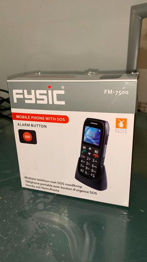 Mobiele telefoon Fysic FM 7500 ( nieuw )