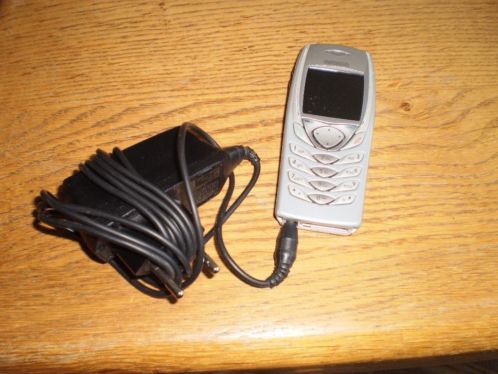 Mobiele telefoon NOKIA met oplader ACP-12E