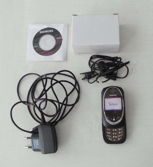 Mobiele telefoon Siemens SL55 met oplader, headset etc.