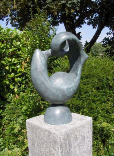 Modern bronzen beeld, fantasievolle sculpture 