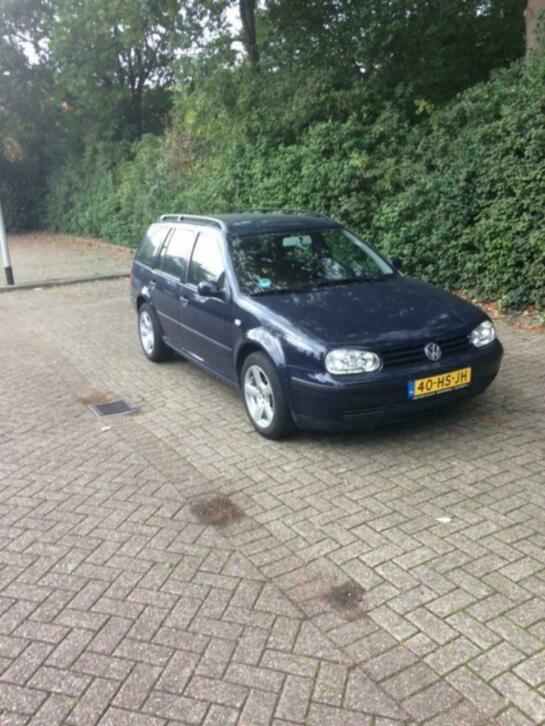 Moet weg Volkswagen Golf 2.0 Variant 85KW AUT 2001 Blauw
