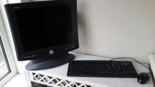 Monitor, beeldscherm , toetsenbord en muis 