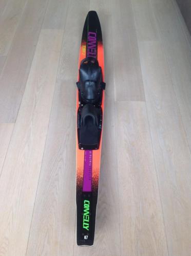Monoski (merk Conneli, materiaal Kevlar)