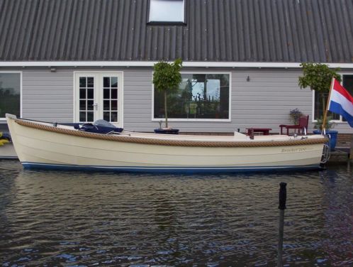 Mooi gelijnde z.g.a.n. sloep  33 pk Vetus diesel b.j. 2011