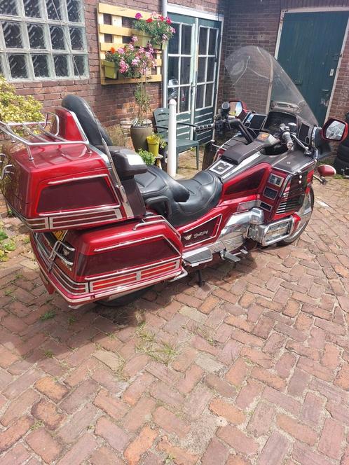 Mooi goed onderhouden GL 1500 SE in two tone Candy red