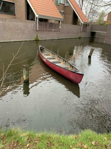 Mooie 4 pers Canadese canoe Rainbow met peddels