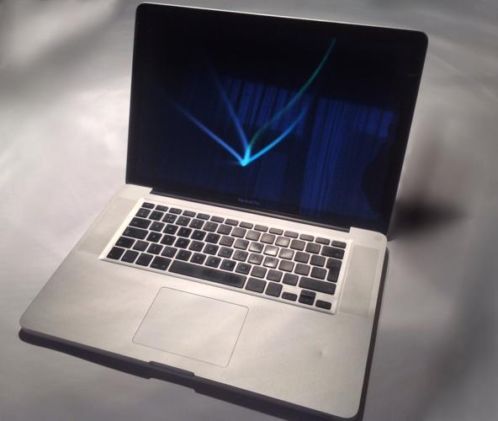 Mooie aluminium Macbook Pro, glossy scherm 15034, 2.4 duo core