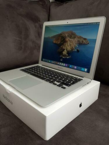 Mooie Apple Macbook Air 13 inch (2017, 128gb) COMPLEET