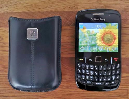 Mooie Blackberry 8520 curve in hoesje en met werkende accu