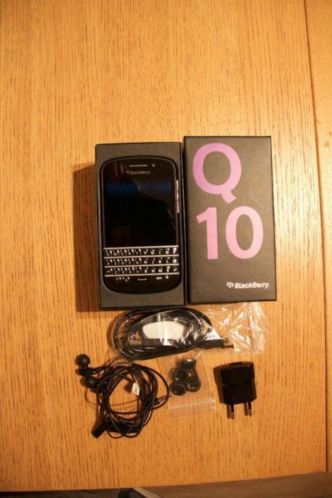 Mooie Blackberry Q10 MET DOOS EN ALL Garantie