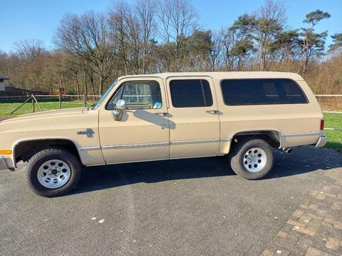 mooie Chevrolet Suburban Silverado 1500 2wd bj 1986