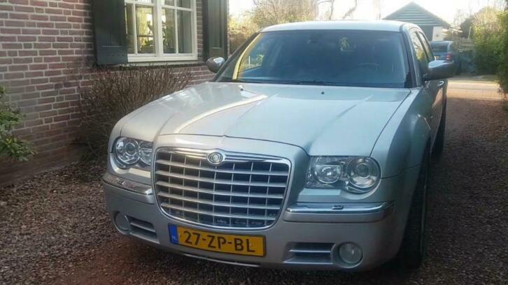 Mooie Chrysler 300c Touring 3.5 AWD 2004