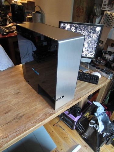 Mooie Design PC Core-i5 3570K256GB SSD8GBGTX580 MATRIX