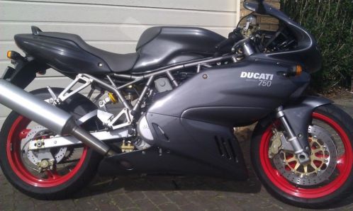 Mooie Ducati 750 SS Carenata