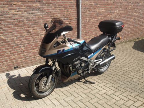 Mooie en complete FJ1200 uit 1997