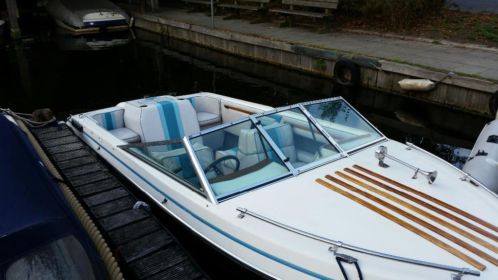 Mooie en nette Invader speedboot met 120pk inboard