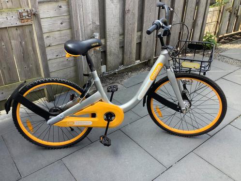 Mooie fiets met draagmandje
