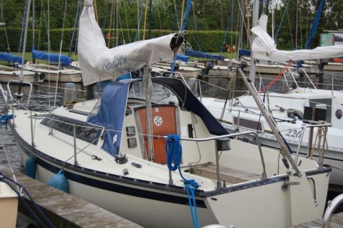 Mooie Friendship 22 met Volvo penta Moet weg voor winter.