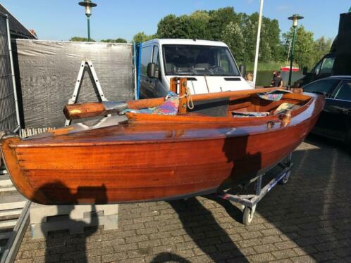 Mooie gerestaureerde houten zeilboot Akkrumer Jol te koop