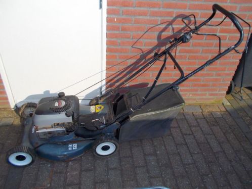 Mooie Grote Grasmachine Bezinemaaier In Goede Staat