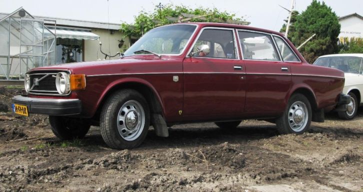 Mooie Harde Volvo 144 aut. 1974 Rood LPG