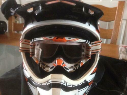 Mooie helm en andere cross kleding