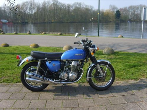 Mooie Honda CB750 K2 Four van 1975 