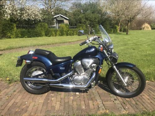 Mooie Honda Shadow donker blauw