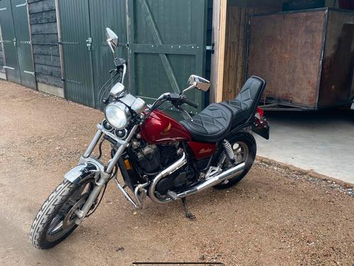 Mooie Honda Shadow VT700C