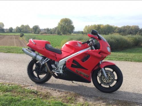 Mooie Honda vfr 750 rc36 uit 1994