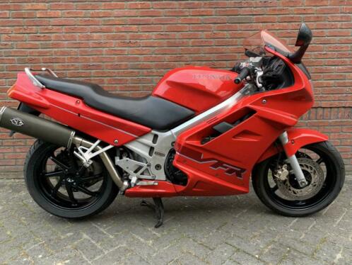 Mooie Honda VFR750F uit 1992 met 69000 km