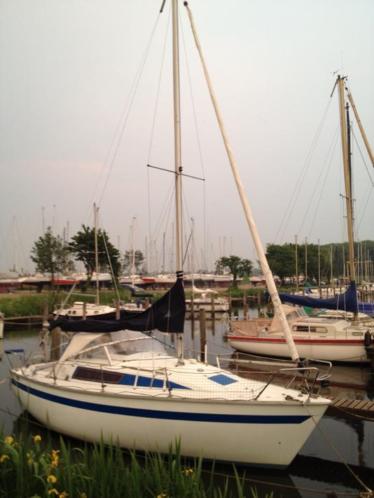 Mooie kajuitzeilboot met 5 slaapplaatsen