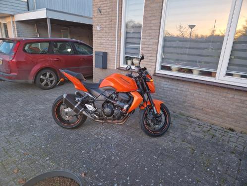 Mooie kawasaki z750  met dikke dubbele uitlaat