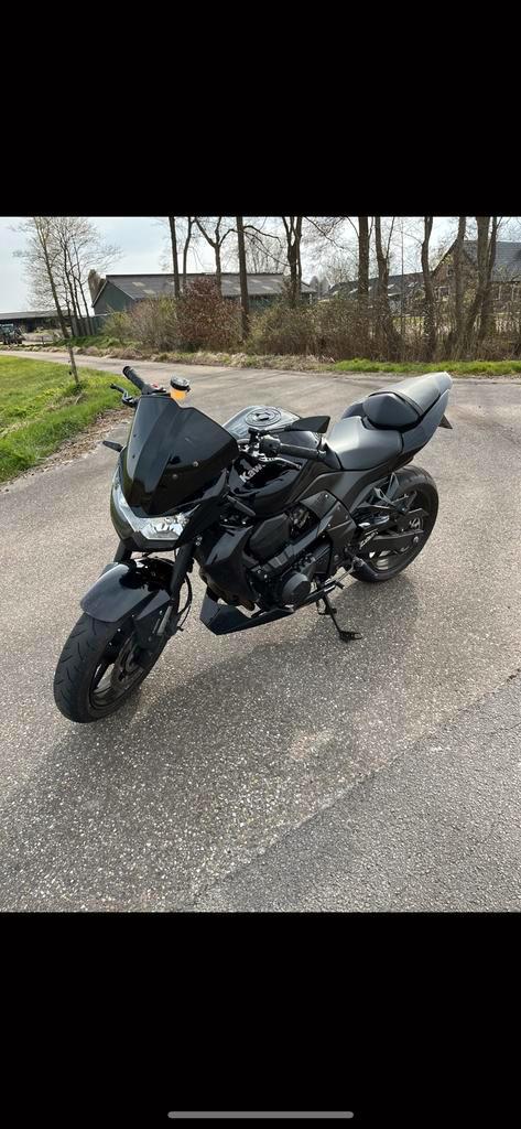 Mooie Kawaskai Z750 black Edition