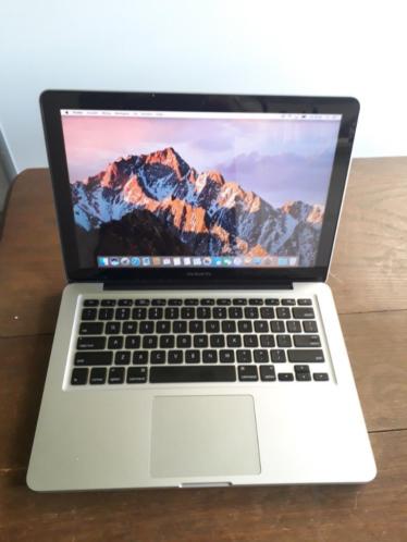 Mooie Macbook Pro 13 inch i5 2011