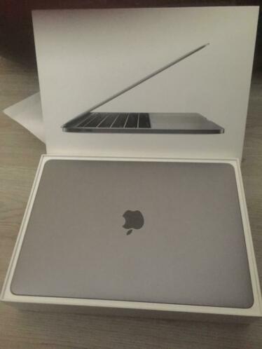 Mooie Macbook pro 13 inch novembe 2016 space grey 256