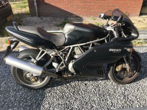 Mooie matzwarte Ducati 900 Sport