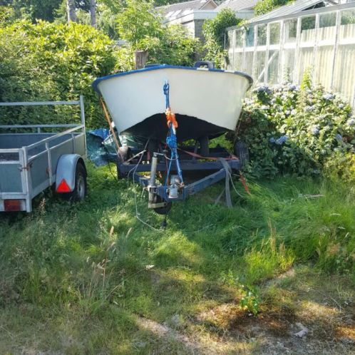 Mooie opgeknaptw speedboot tourboot incl. Motor en trailer