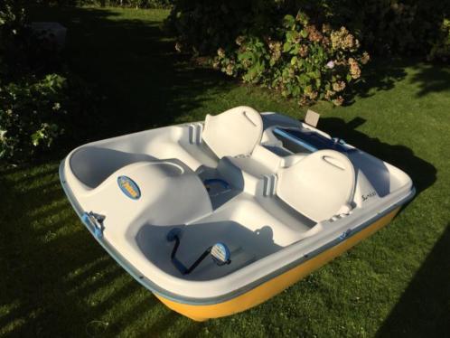 Mooie Pelican Fiji waterfiets 