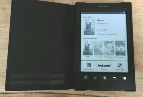 Mooie prs-t2 ereader met 2 nieuwe Sony covers en 700 boeken