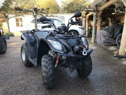 Mooie quad 150 cc kymco met nieuwe Warn lier