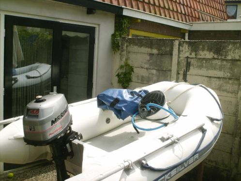 Mooie Quicksilver rubberboot met 4 pk 4pk Mariner 4-Takt 