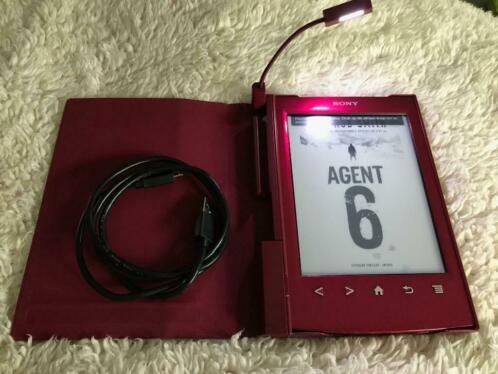 Mooie rode Sony PRS T2 ereader met Led-lampje in cover