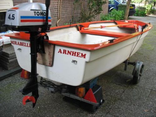 Mooie roeiboot  visboot compleet met trailer en BB-motor