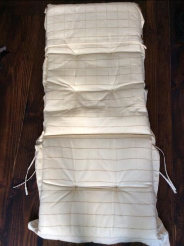 Mooie set kussens voor tuinstoelen van Jan des Bouvrie 