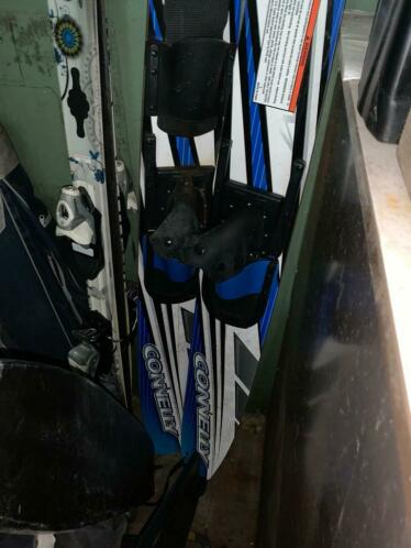 Mooie set water ski,s met 1 mono ski