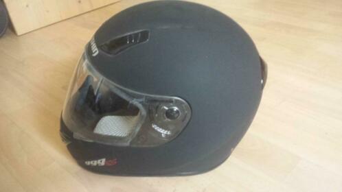 Mooie stoere mat zwarte motorhelm maat s 